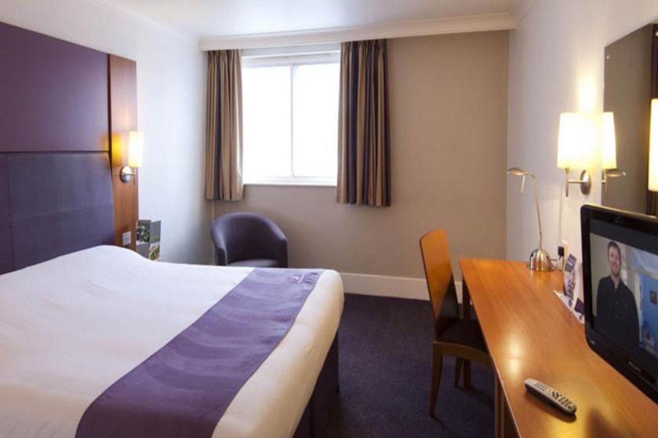 Premier Inn Pontypool Εξωτερικό φωτογραφία